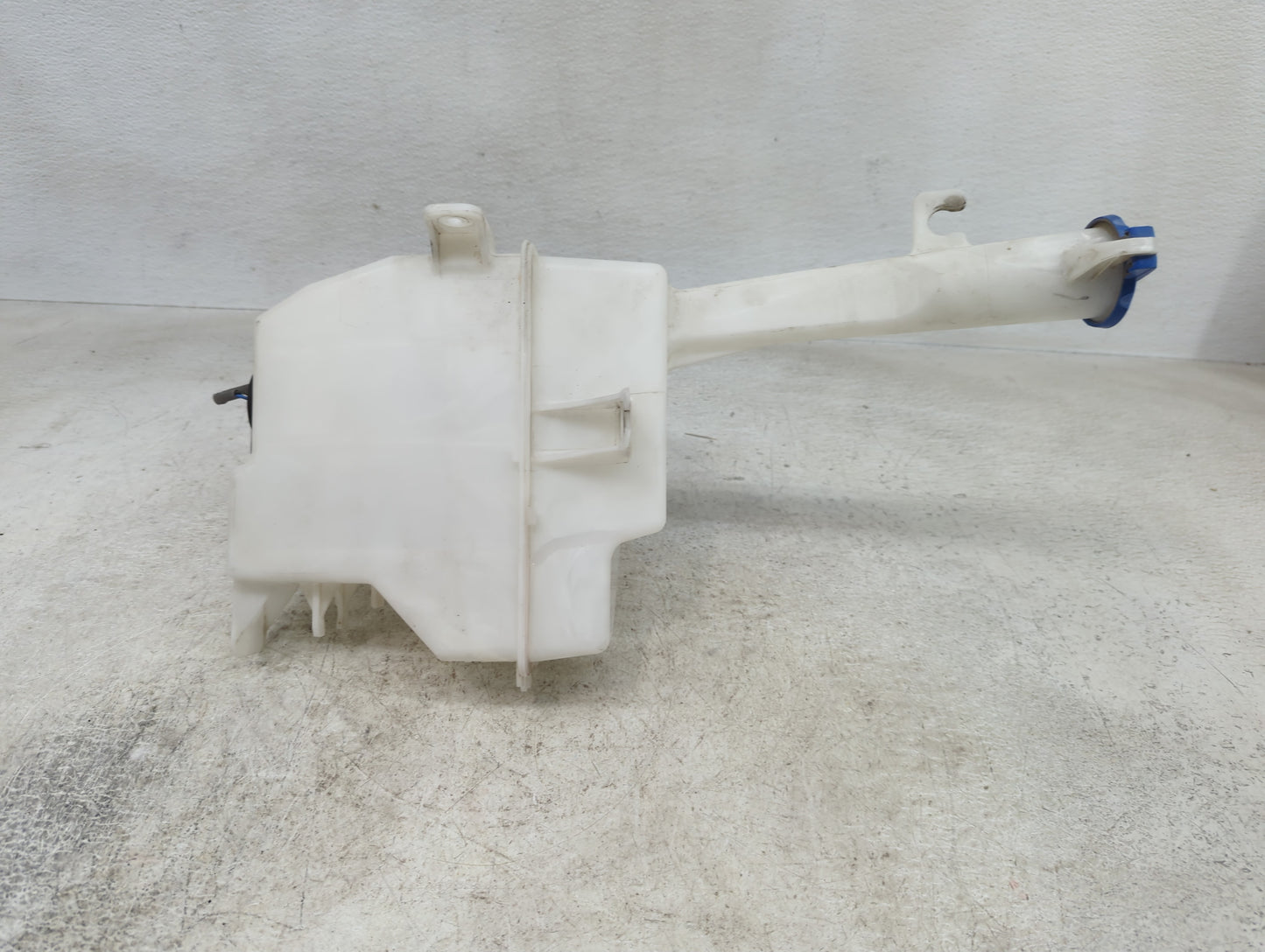 2011-2015 Kia Optima Windshield Washer Fluid Reservoir Bottle Oem - Oemusedautoparts1.com
