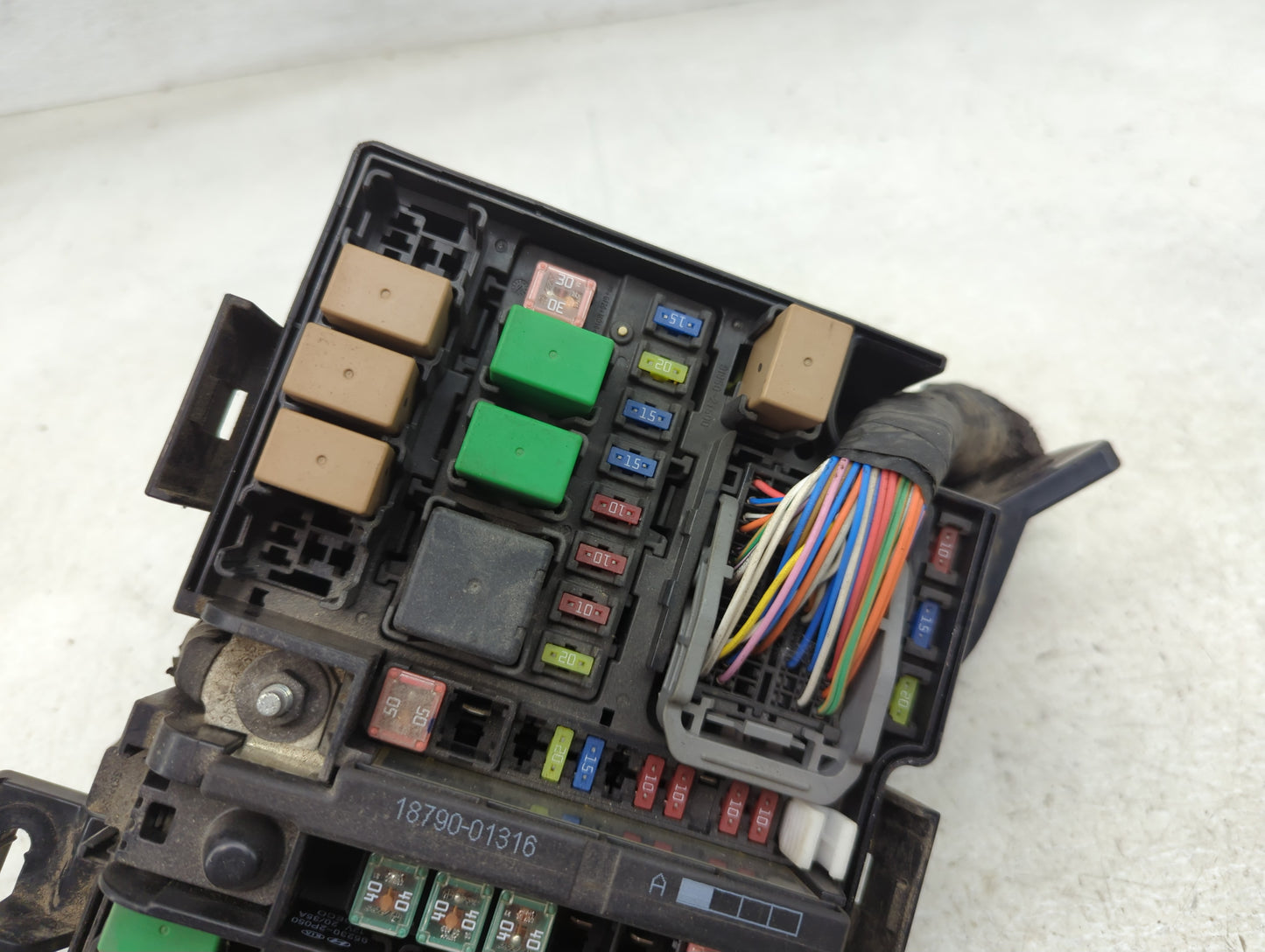 2011-2013 Kia Optima Fusebox Fuse Box Panel Relay Module P/N:91950-2T731 Fits Fits 2011 2012 2013 OEM Used Auto Parts - Oemu