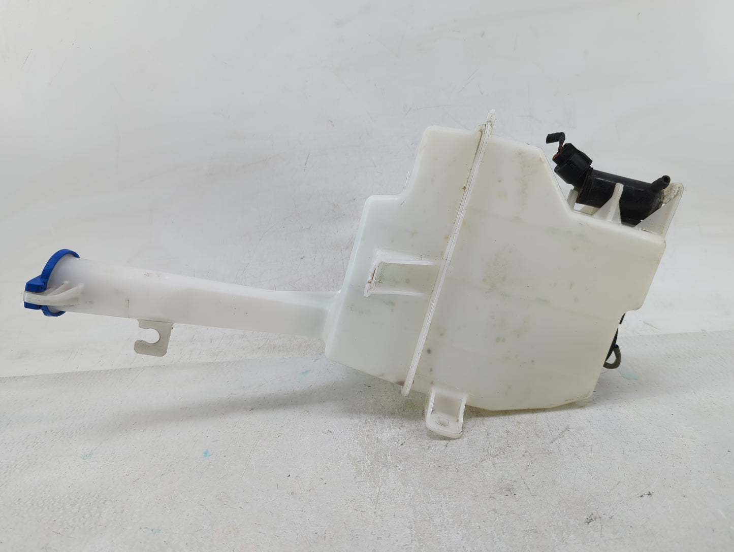 2011-2015 Kia Optima Windshield Washer Fluid Reservoir Bottle Oem - Oemusedautoparts1.com