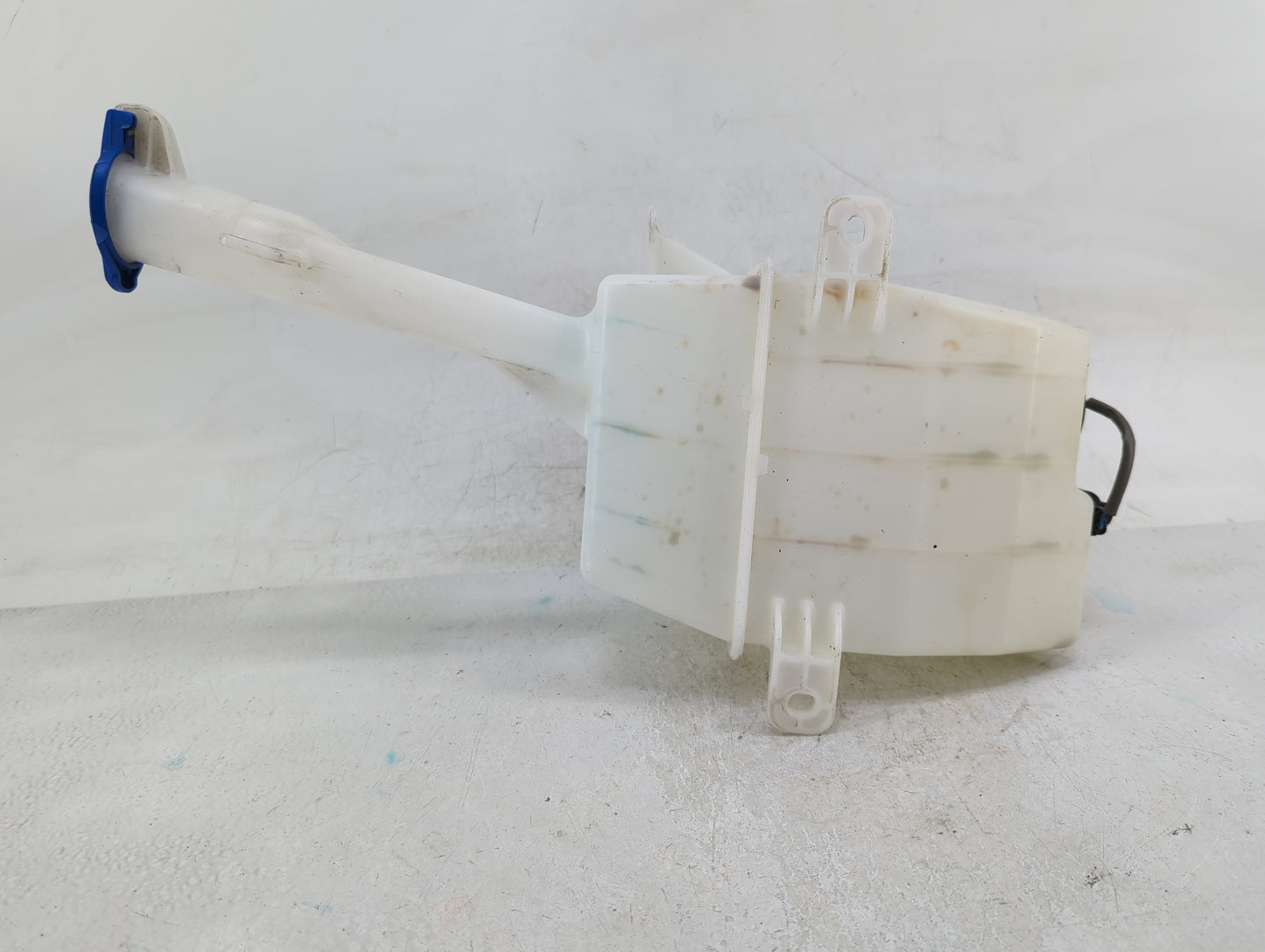 2011-2015 Kia Optima Windshield Washer Fluid Reservoir Bottle Oem - Oemusedautoparts1.com