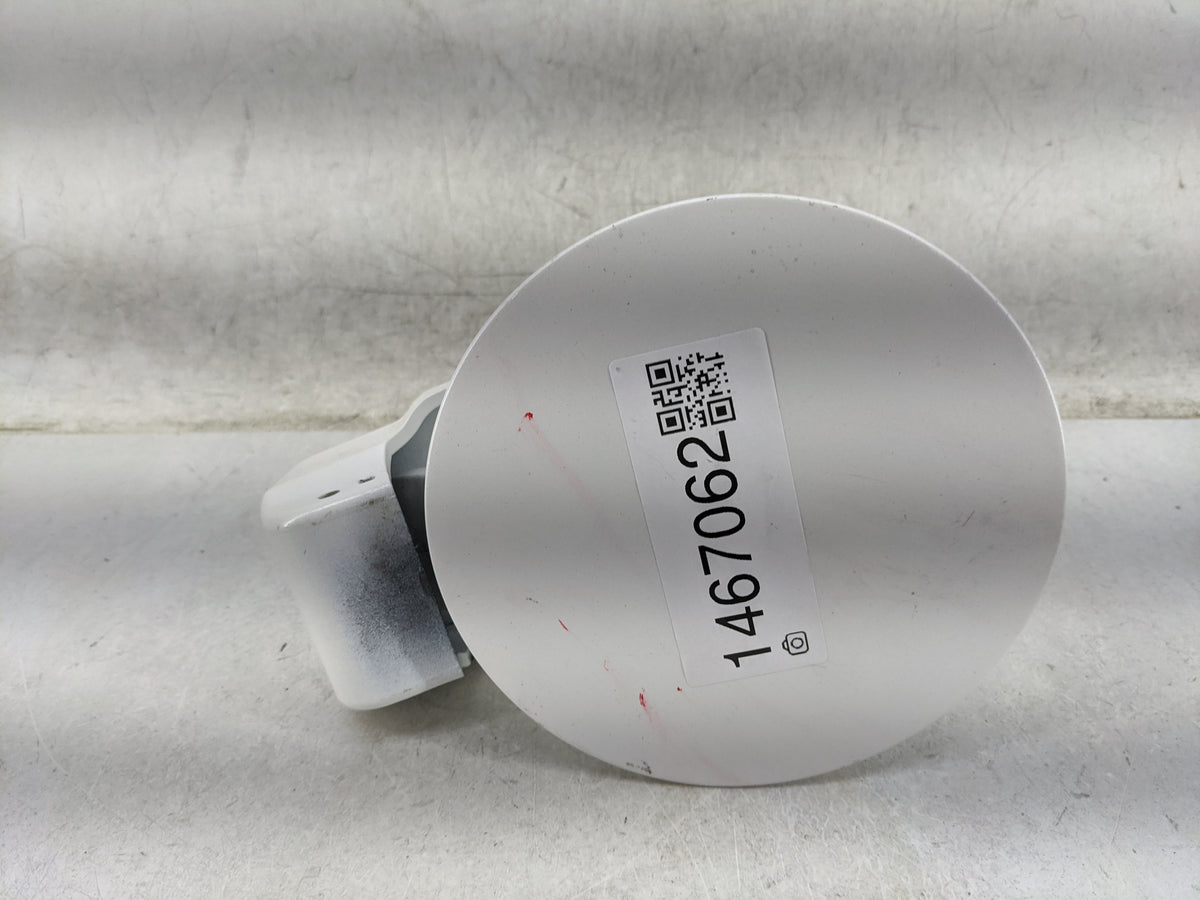 2013 Kia Optima Fuel Tank Door Lid Gas Tank White - Oemusedautoparts1.com