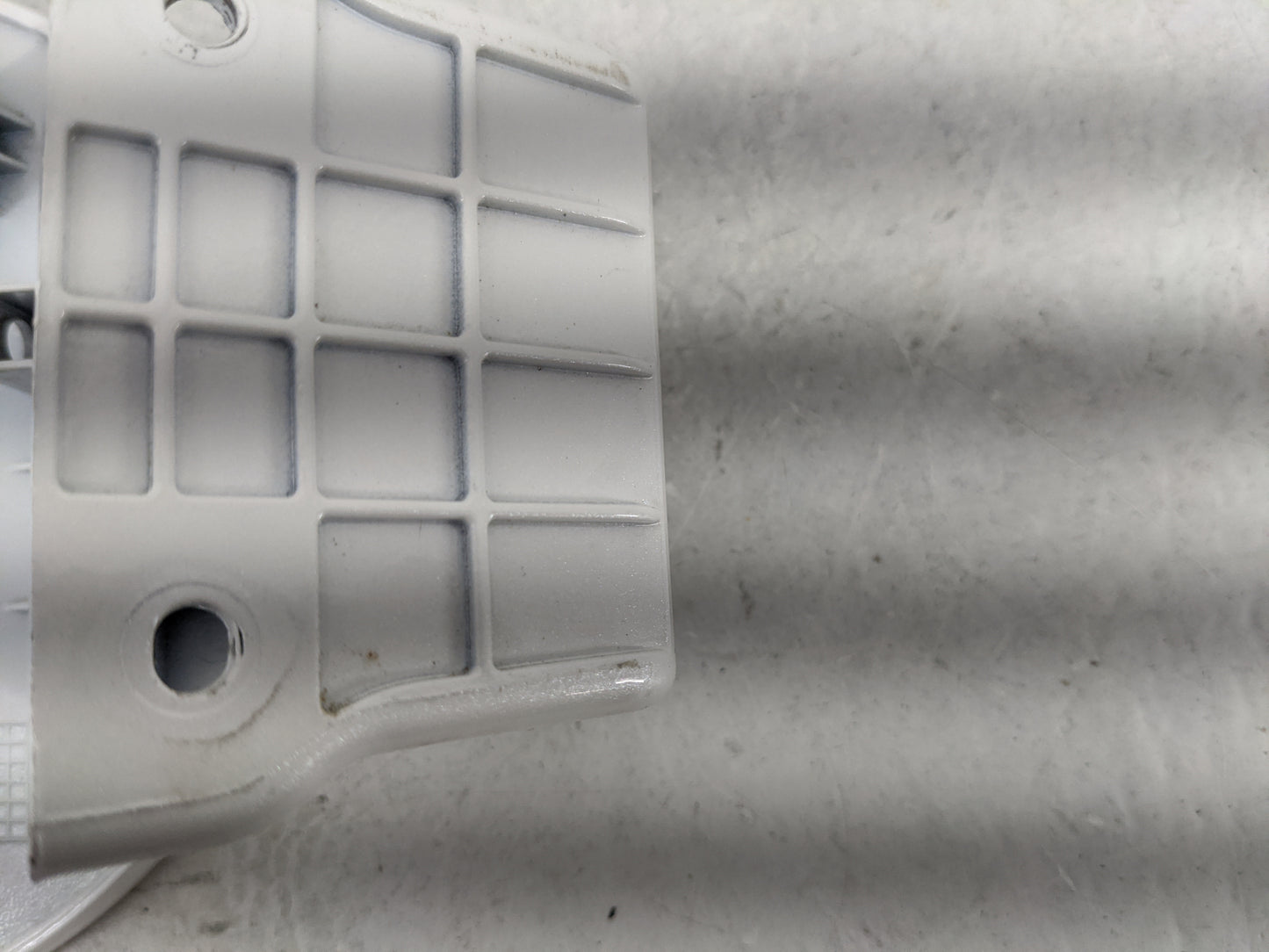 2013 Kia Optima Fuel Tank Door Lid Gas Tank White - Oemusedautoparts1.com
