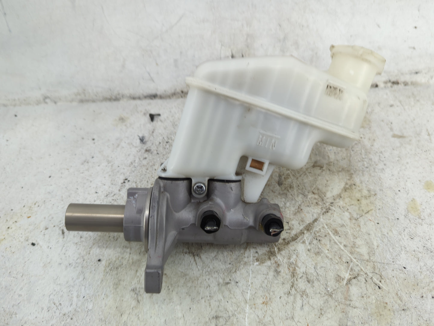 2011-2015 Kia Optima Brake Master Cylinder 1490498 - Oemusedautoparts1.com