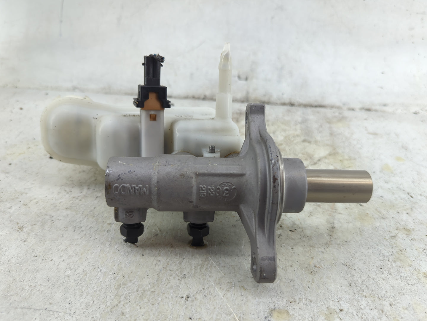 2011-2015 Kia Optima Brake Master Cylinder 1490498 - Oemusedautoparts1.com
