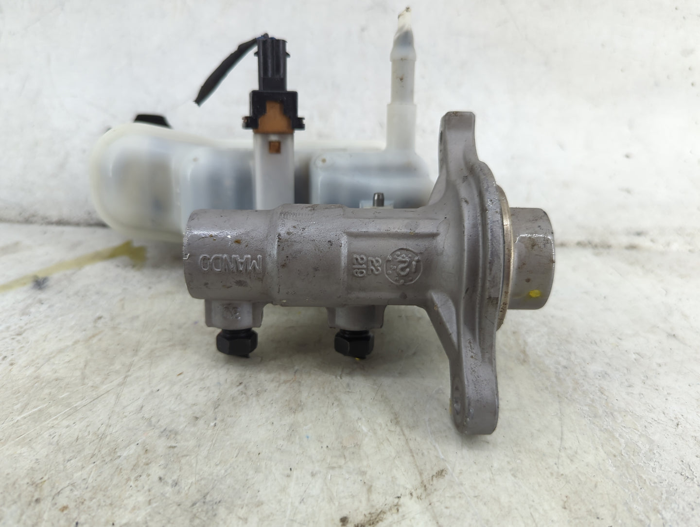 2011-2015 Kia Optima Brake Master Cylinder 1492435 - Oemusedautoparts1.com