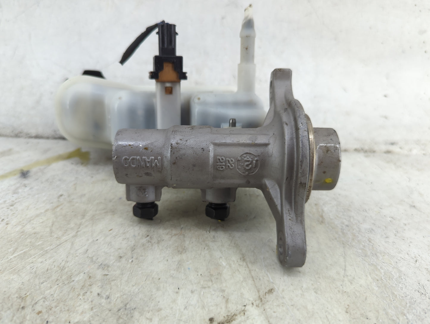 2011-2015 Kia Optima Brake Master Cylinder 1492435 - Oemusedautoparts1.com