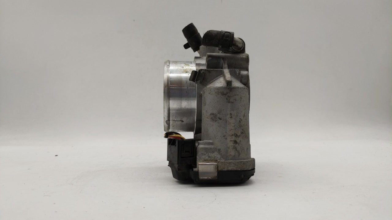 2011-2015 Kia Optima Throttle Body P/N:35100-2G700 Fits Fits 2011 2012 2013 2014 2015 2016 OEM Used Auto Parts - Oemusedauto