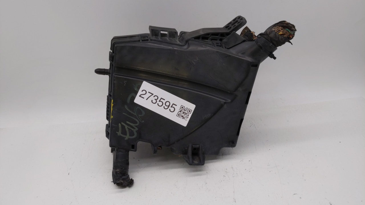 2011-2013 Kia Optima Fusebox Fuse Box Panel Relay Module P/N:91202-2T200 Fits Fits 2011 2012 2013 OEM Used Auto Parts - Oemu
