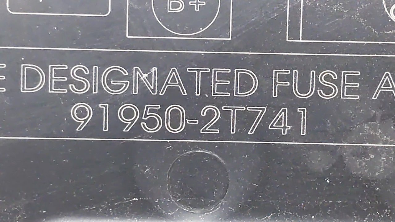 2011-2013 Kia Optima Fusebox Fuse Box Panel Relay Module P/N:91856-4R010 91950-2T120, 91200-4U102 Fits Fits 2011 2012 2013 O