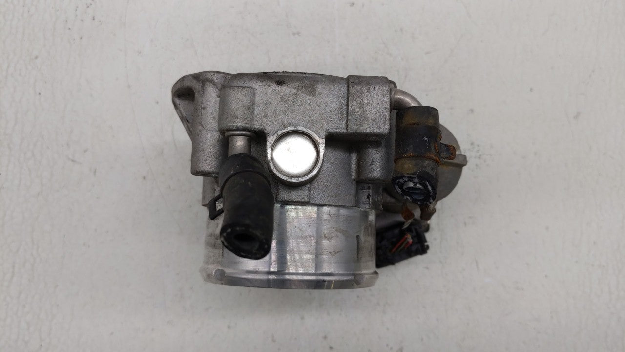 2011-2015 Kia Optima Throttle Body P/N:35100-2G700 Fits Fits 2011 2012 2013 2014 2015 2016 OEM Used Auto Parts - Oemusedauto