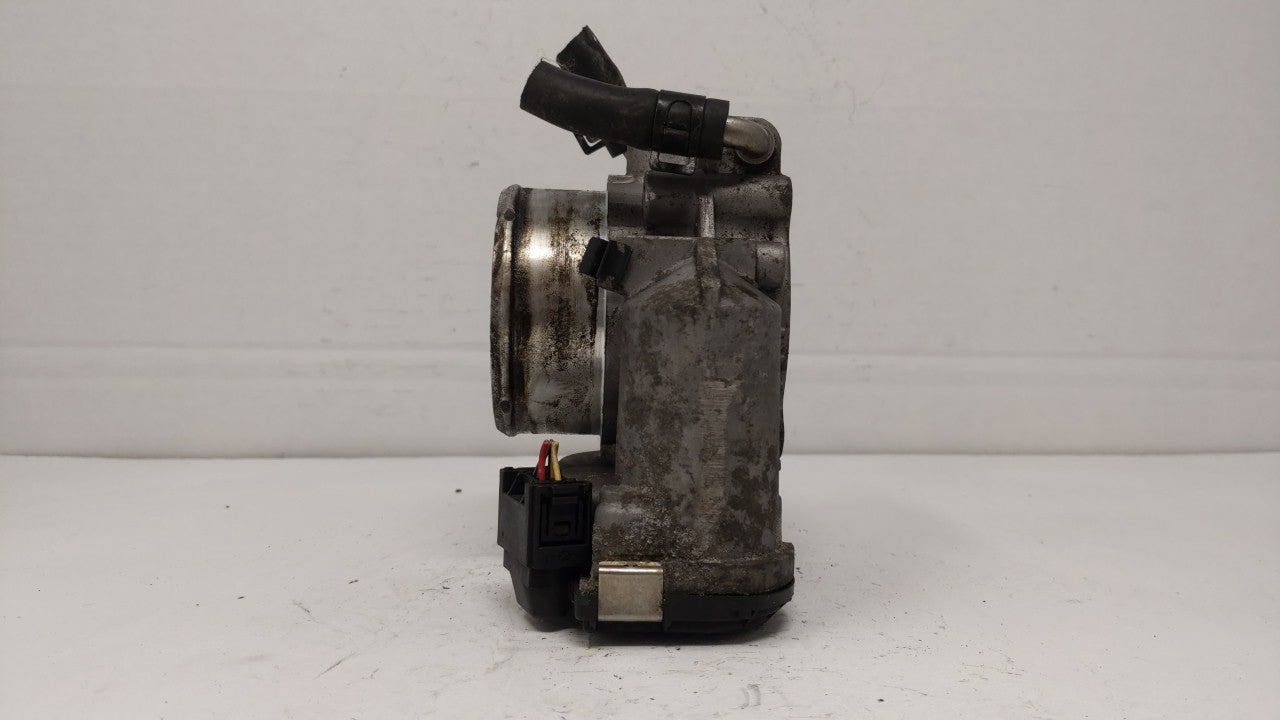 2011-2015 Kia Optima Throttle Body P/N:35100-2G700 Fits Fits 2011 2012 2013 2014 2015 2016 OEM Used Auto Parts - Oemusedauto