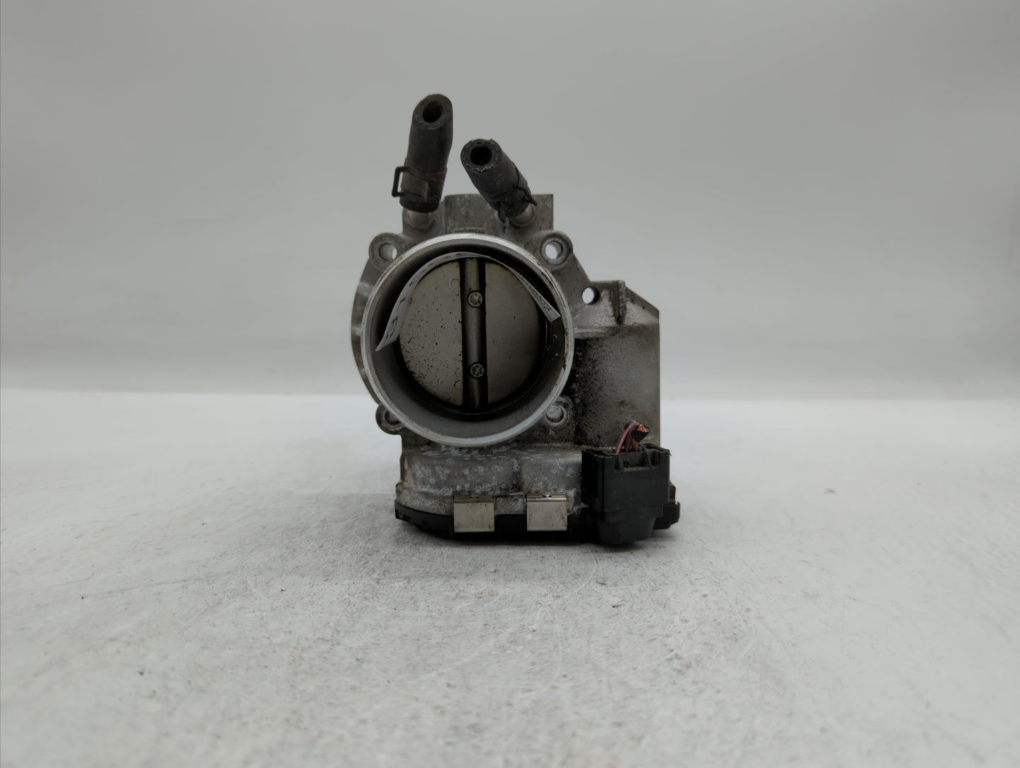 2011-2015 Kia Optima Throttle Body P/N:35100-2G710 Fits Fits 2011 2012 2013 2014 2015 2016 OEM Used Auto Parts - Oemusedauto