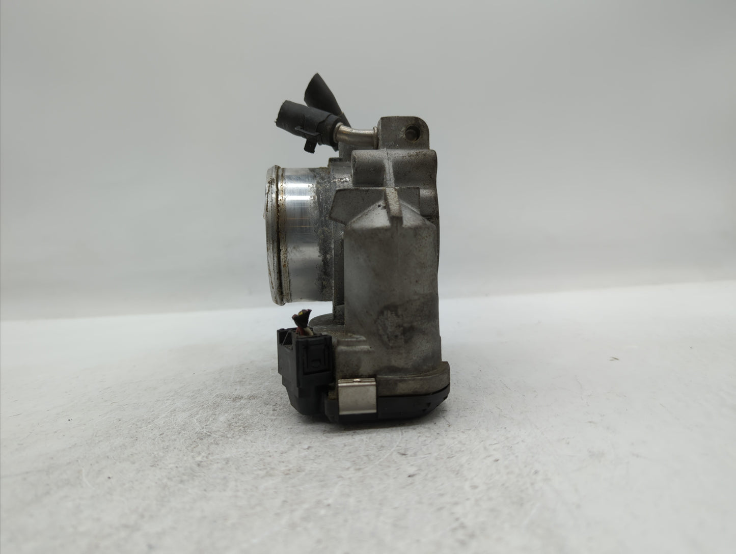 2011-2015 Kia Optima Throttle Body P/N:35100-2G710 Fits Fits 2011 2012 2013 2014 2015 2016 OEM Used Auto Parts - Oemusedauto