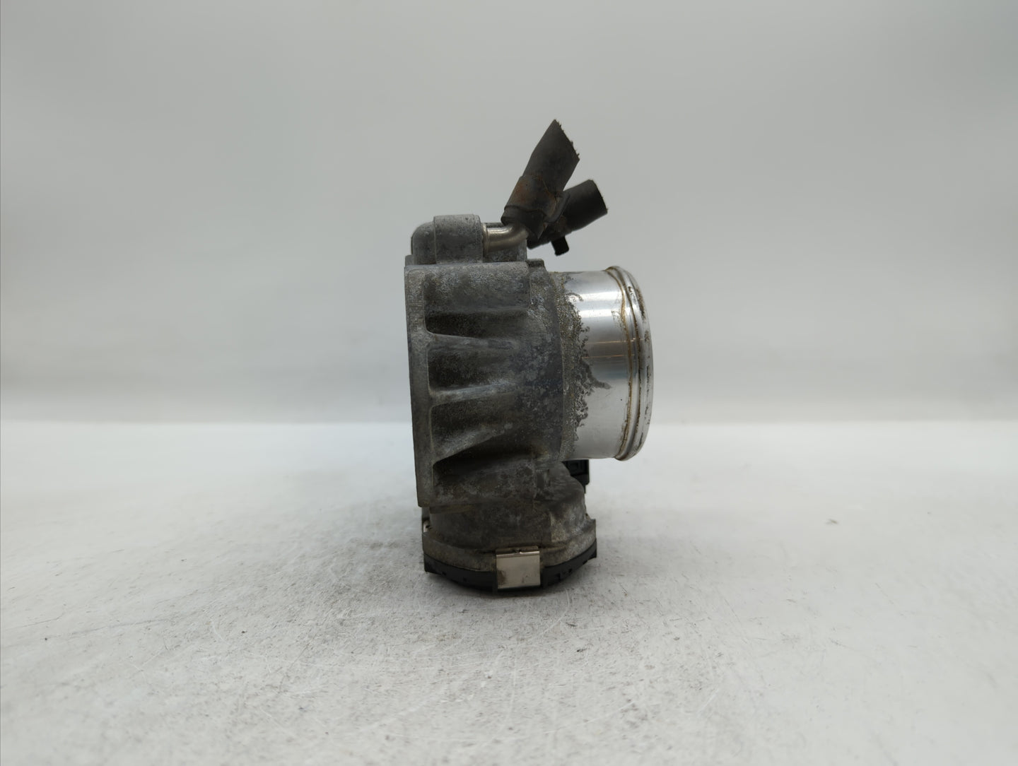 2011-2015 Kia Optima Throttle Body P/N:35100-2G710 Fits Fits 2011 2012 2013 2014 2015 2016 OEM Used Auto Parts - Oemusedauto