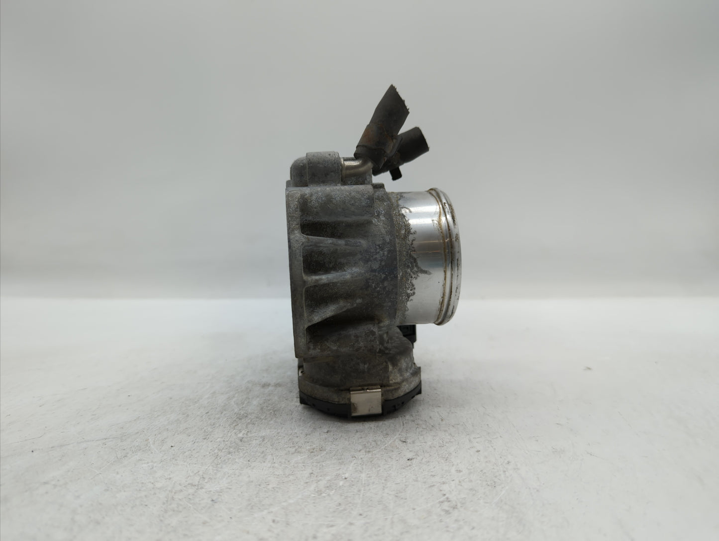 2011-2015 Kia Optima Throttle Body P/N:35100-2G710 Fits Fits 2011 2012 2013 2014 2015 2016 OEM Used Auto Parts - Oemusedauto