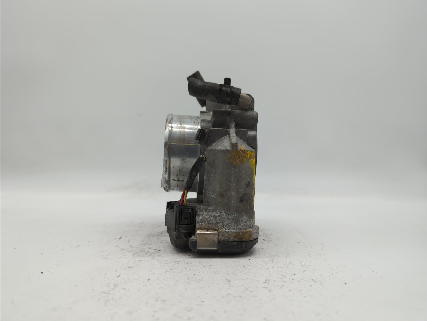 2011-2015 Kia Optima Throttle Body P/N:35100-2G700 Fits Fits 2011 2012 2013 2014 2015 2016 OEM Used Auto Parts - Oemusedauto