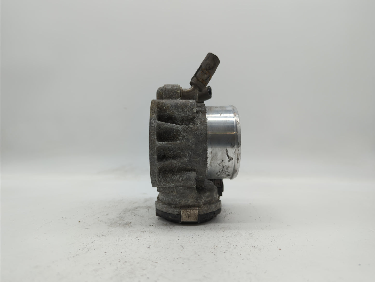 2011-2015 Kia Optima Throttle Body P/N:35100-2G700 Fits Fits 2011 2012 2013 2014 2015 2016 OEM Used Auto Parts - Oemusedauto