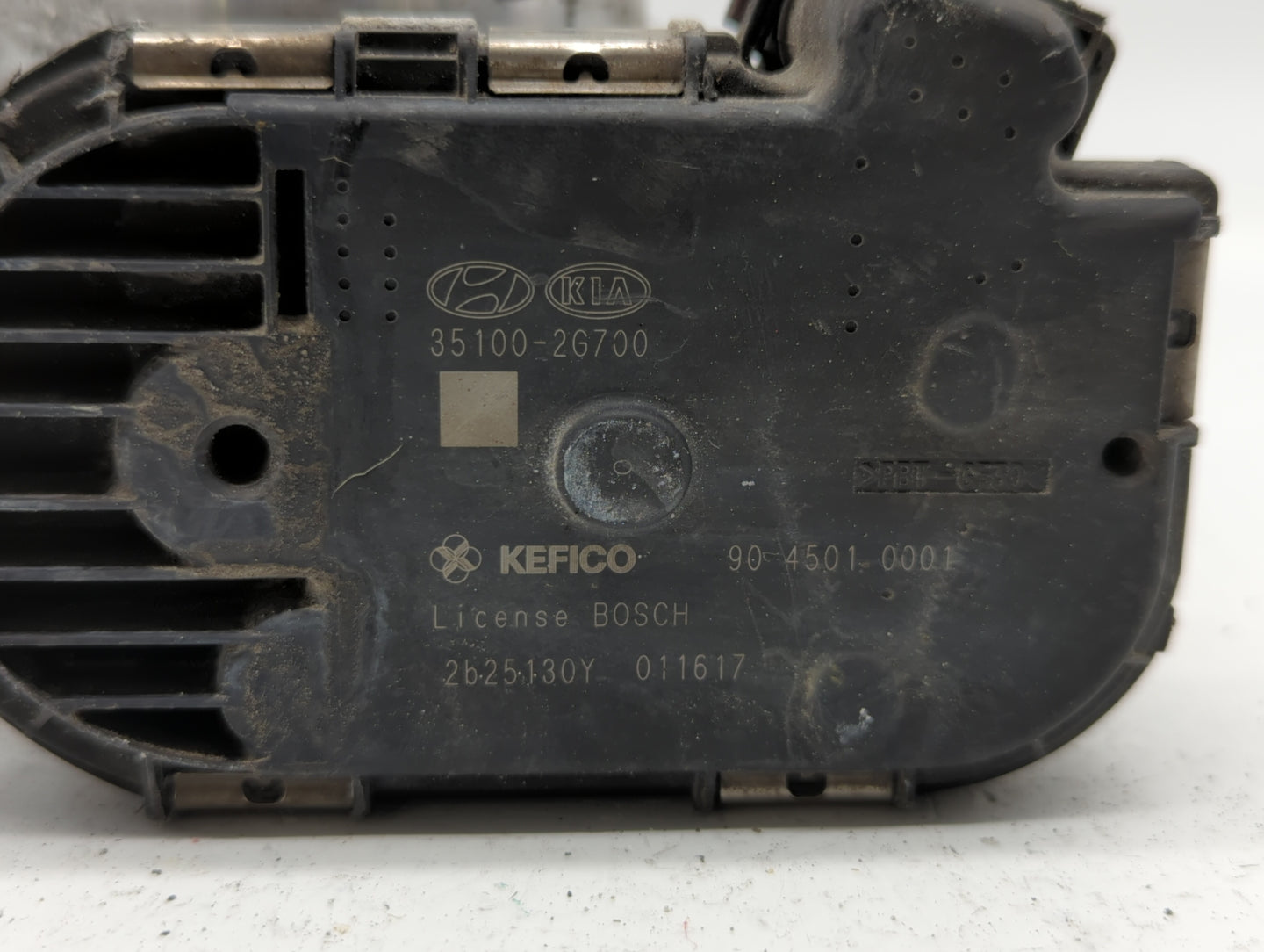 2011-2015 Kia Optima Throttle Body P/N:35100-2G700 Fits Fits 2011 2012 2013 2014 2015 2016 OEM Used Auto Parts - Oemusedauto