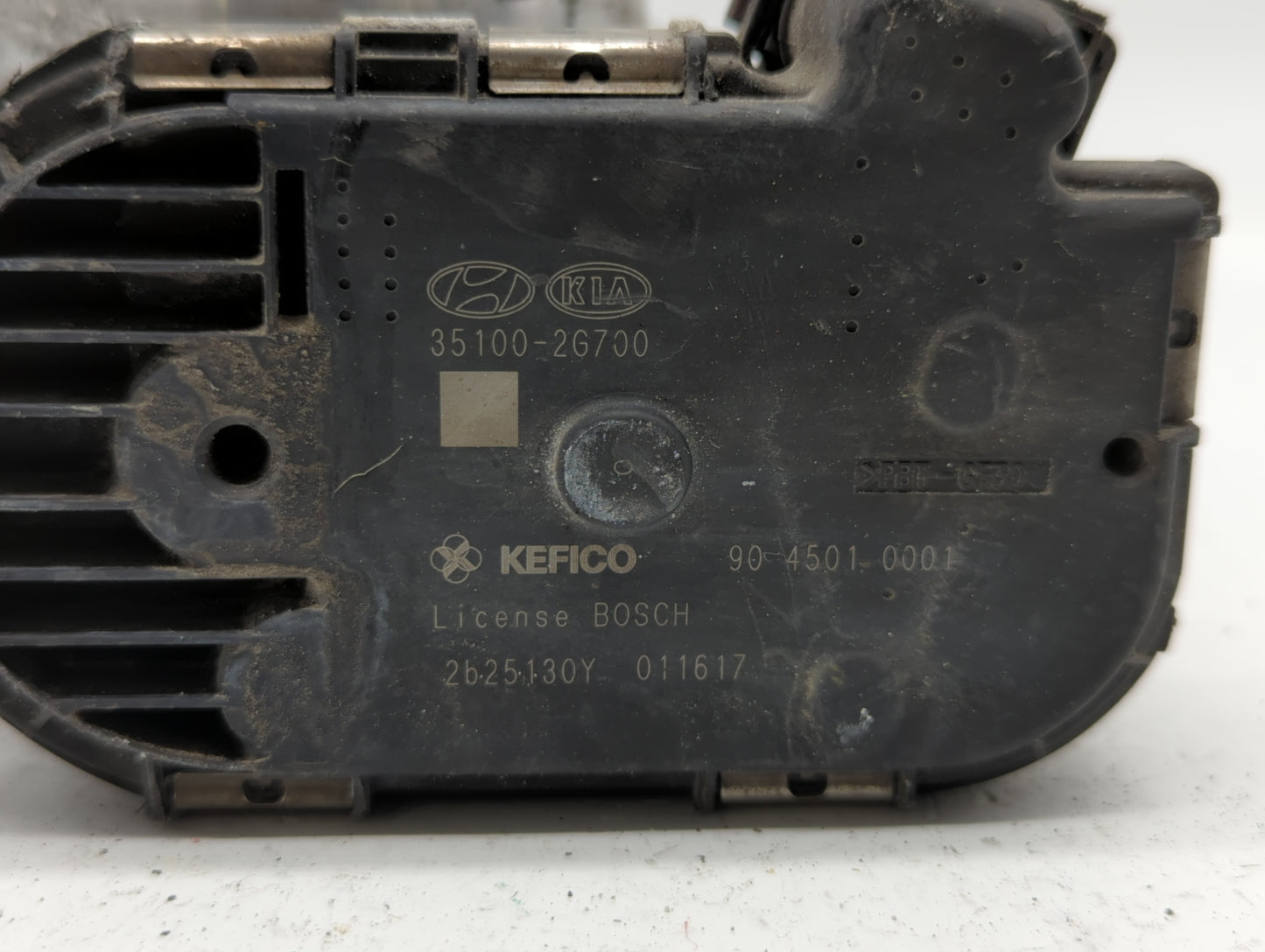 2011-2015 Kia Optima Throttle Body P/N:35100-2G700 Fits Fits 2011 2012 2013 2014 2015 2016 OEM Used Auto Parts - Oemusedauto