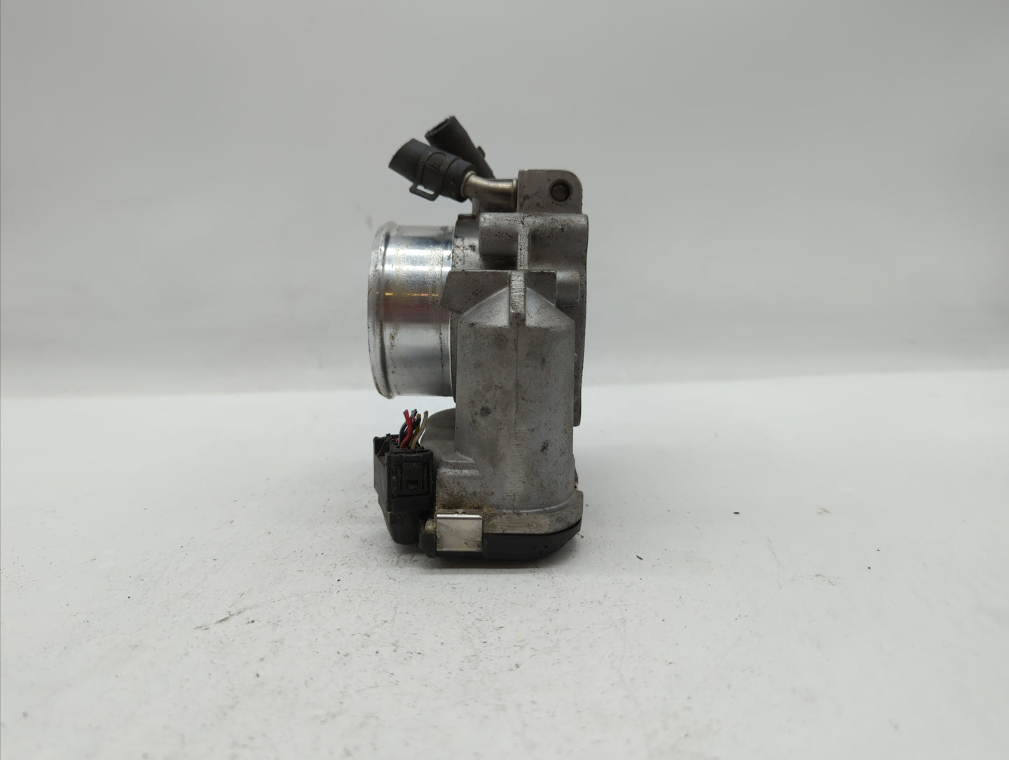 2011-2015 Kia Optima Throttle Body P/N:35100-2G710 Fits Fits 2011 2012 2013 2014 2015 2016 OEM Used Auto Parts - Oemusedauto