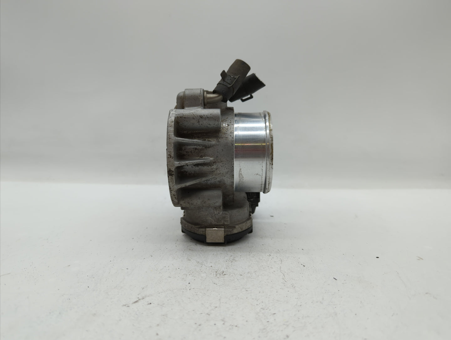 2011-2015 Kia Optima Throttle Body P/N:35100-2G710 Fits Fits 2011 2012 2013 2014 2015 2016 OEM Used Auto Parts - Oemusedauto