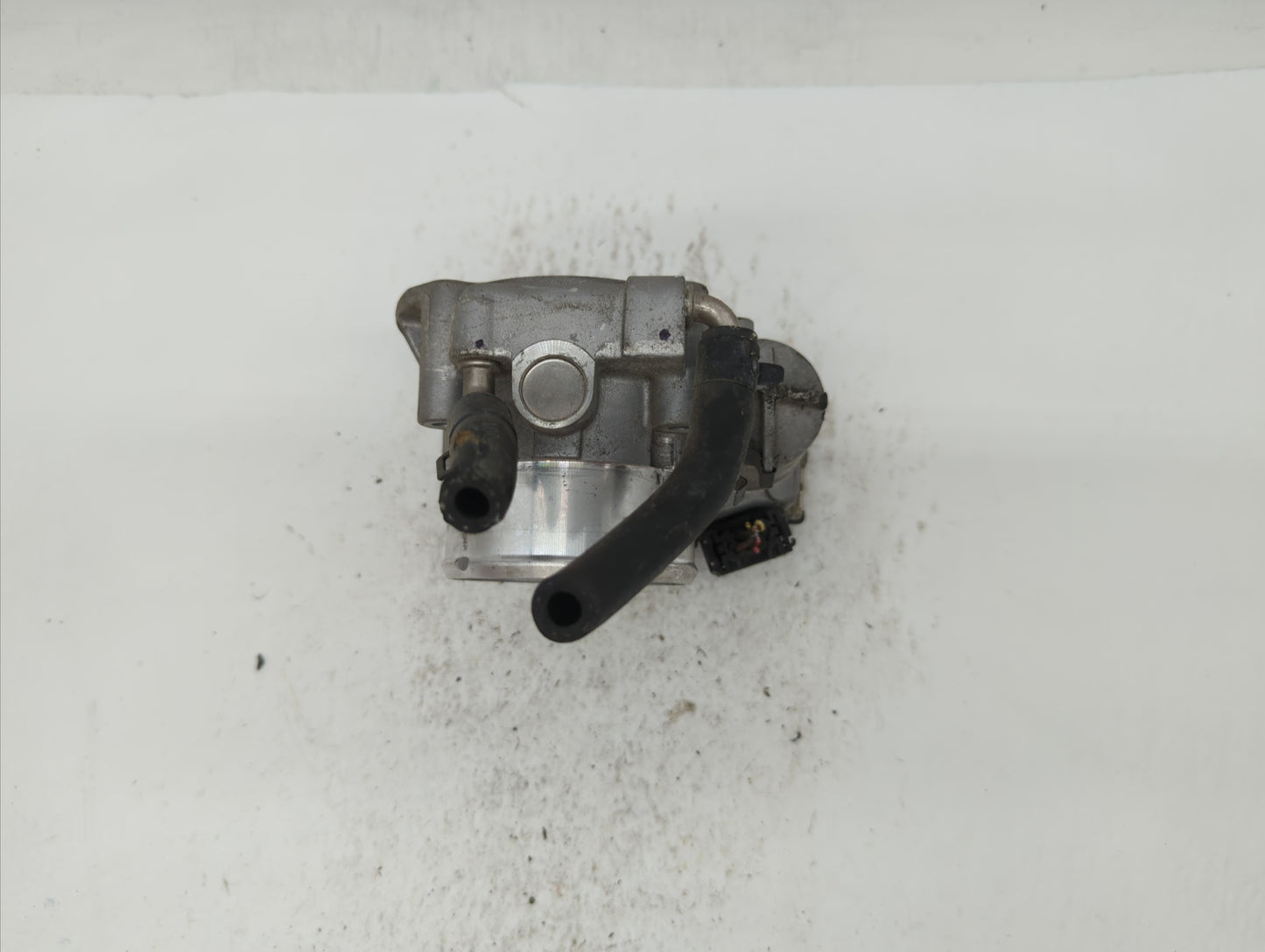 2011-2015 Kia Optima Throttle Body P/N:35100-2G700 Fits Fits 2011 2012 2013 2014 2015 2016 OEM Used Auto Parts - Oemusedauto