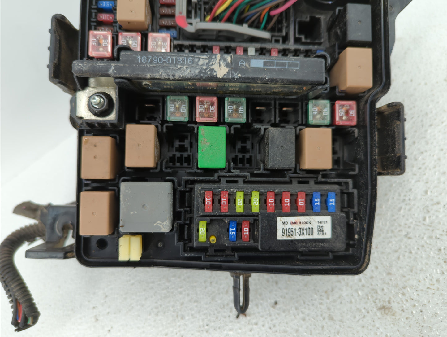 2011-2013 Kia Optima Fusebox Fuse Box Panel Relay Module P/N:18790-01316 91200-4C070, 91202-2T200 Fits Fits 2011 2012 2013 O