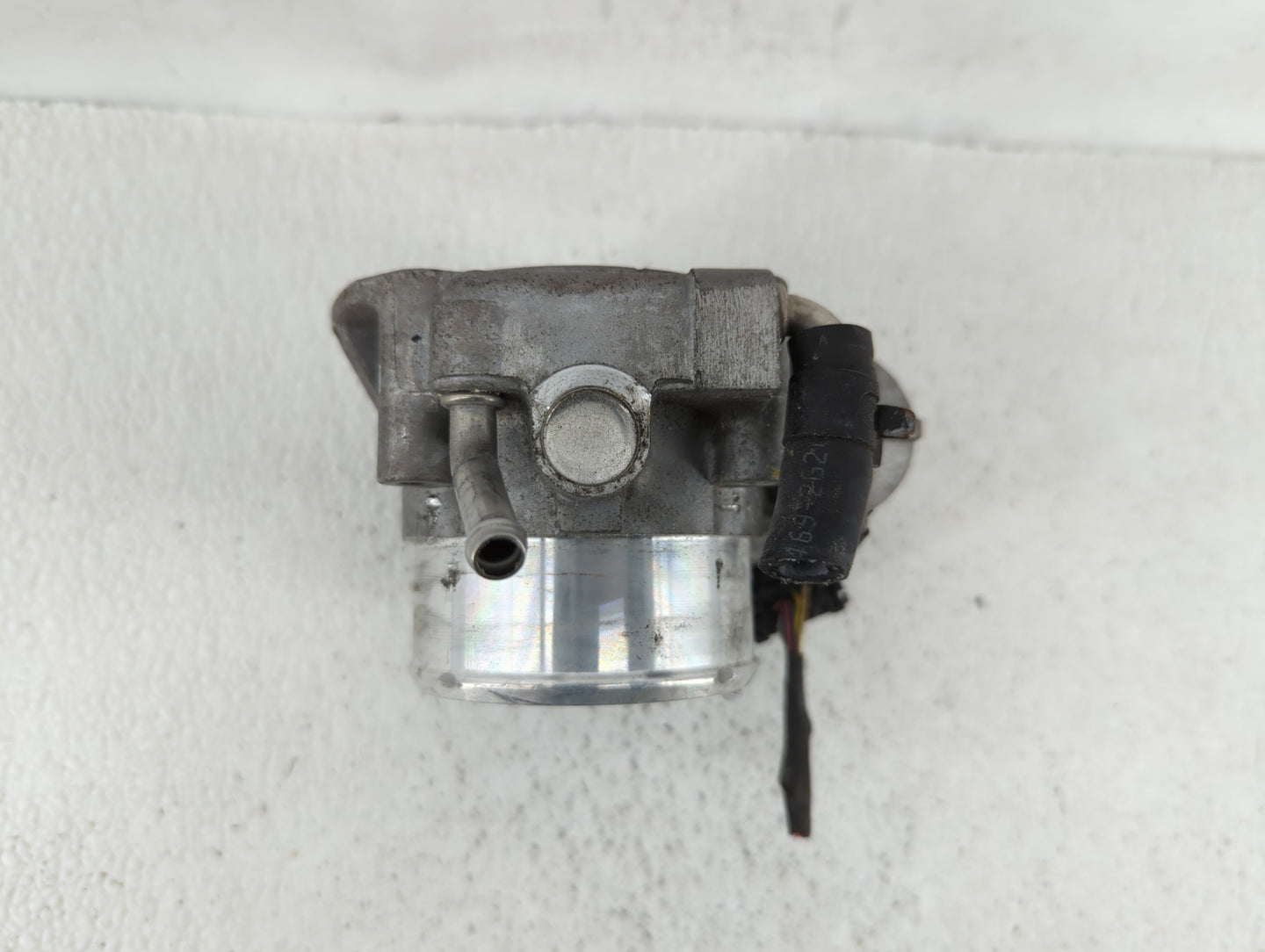 2011-2015 Kia Optima Throttle Body P/N:35100-2G700 Fits Fits 2011 2012 2013 2014 2015 2016 OEM Used Auto Parts - Oemusedauto