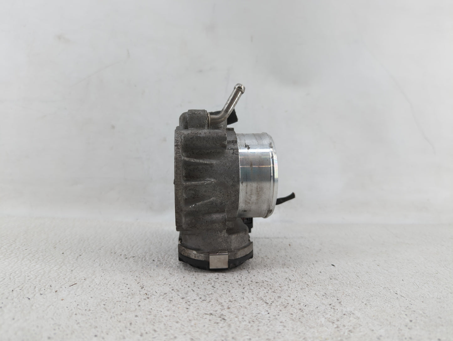 2011-2015 Kia Optima Throttle Body P/N:35100-2G700 Fits Fits 2011 2012 2013 2014 2015 2016 OEM Used Auto Parts - Oemusedauto