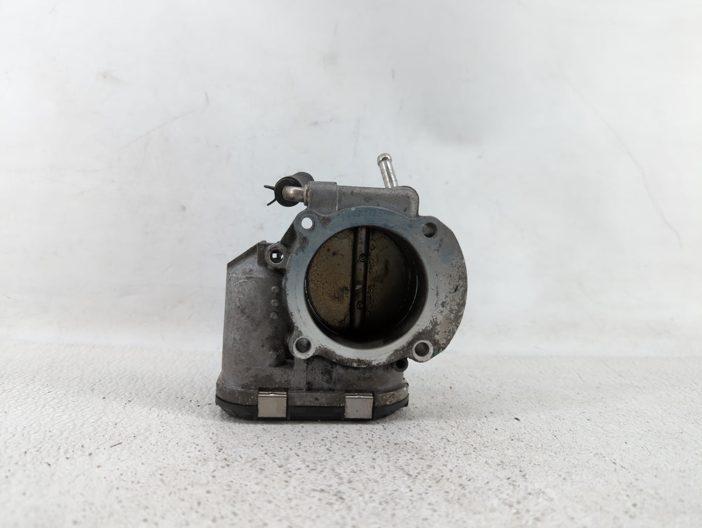 2011-2015 Kia Optima Throttle Body P/N:35100-2G700 Fits Fits 2011 2012 2013 2014 2015 2016 OEM Used Auto Parts - Oemusedauto