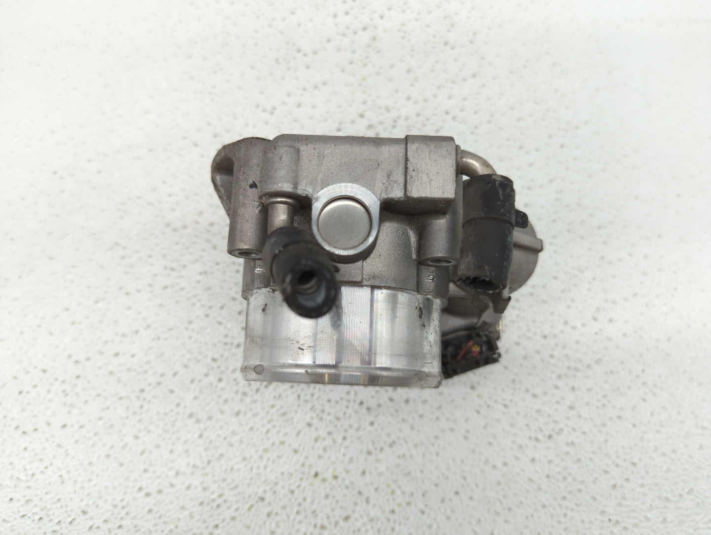 2011-2015 Kia Optima Throttle Body P/N:35100-2G700 Fits Fits 2011 2012 2013 2014 2015 2016 OEM Used Auto Parts - Oemusedauto