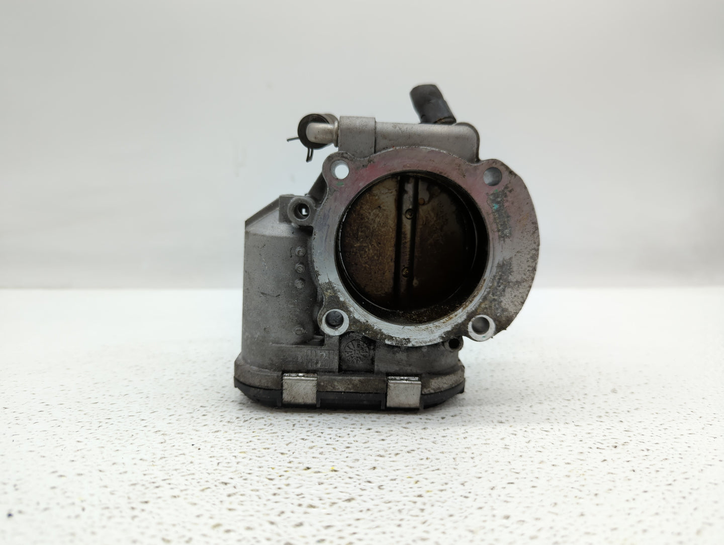 2011-2015 Kia Optima Throttle Body P/N:35100-2G700 Fits Fits 2011 2012 2013 2014 2015 2016 OEM Used Auto Parts - Oemusedauto