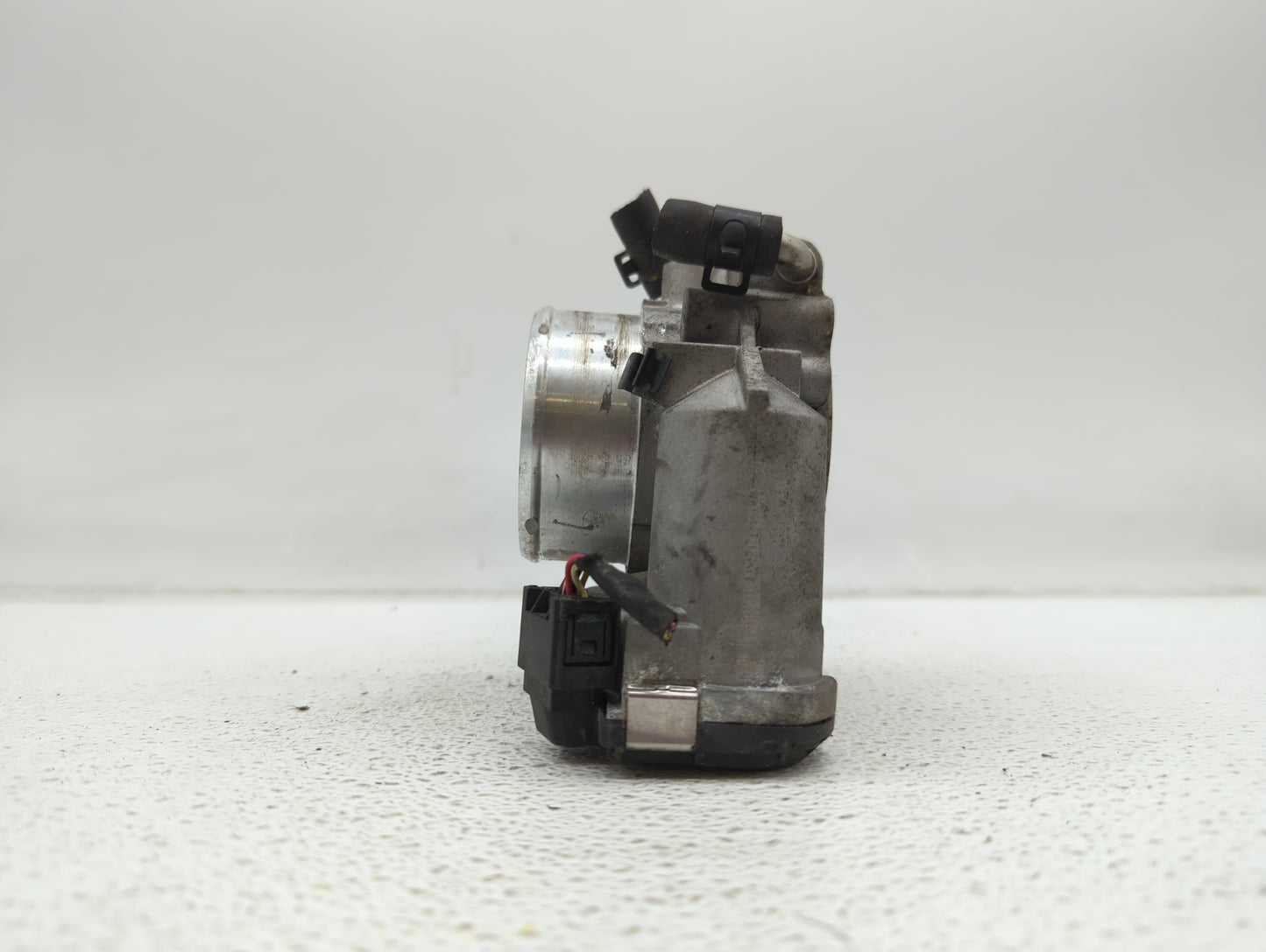 2011-2015 Kia Optima Throttle Body P/N:904501 0001 35100-2G700 Fits Fits 2011 2012 2013 2014 2015 2016 OEM Used Auto Parts -