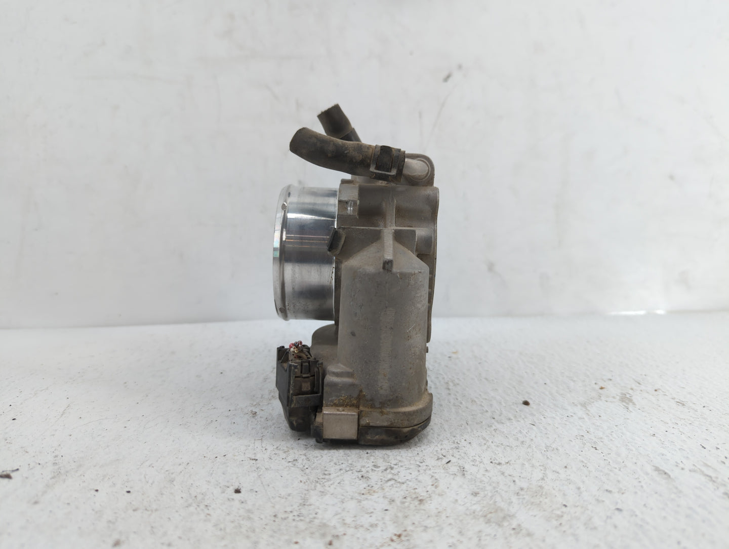 2011-2015 Kia Optima Throttle Body P/N:904501 0001 35100-2G700 Fits Fits 2011 2012 2013 2014 2015 2016 OEM Used Auto Parts -