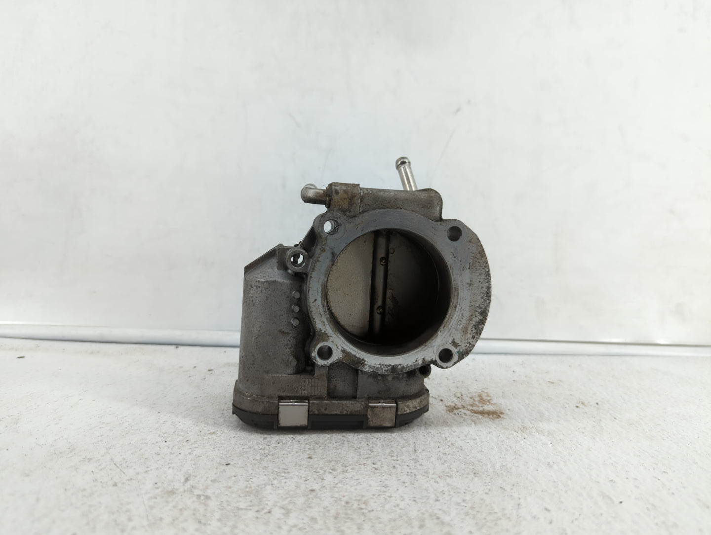 2011-2015 Kia Optima Throttle Body P/N:904501 0001 35100-2G700 Fits Fits 2011 2012 2013 2014 2015 2016 OEM Used Auto Parts -