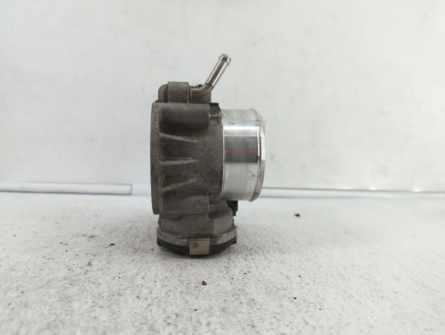 2011-2015 Kia Optima Throttle Body P/N:904501 0001 35100-2G700 Fits Fits 2011 2012 2013 2014 2015 2016 OEM Used Auto Parts -