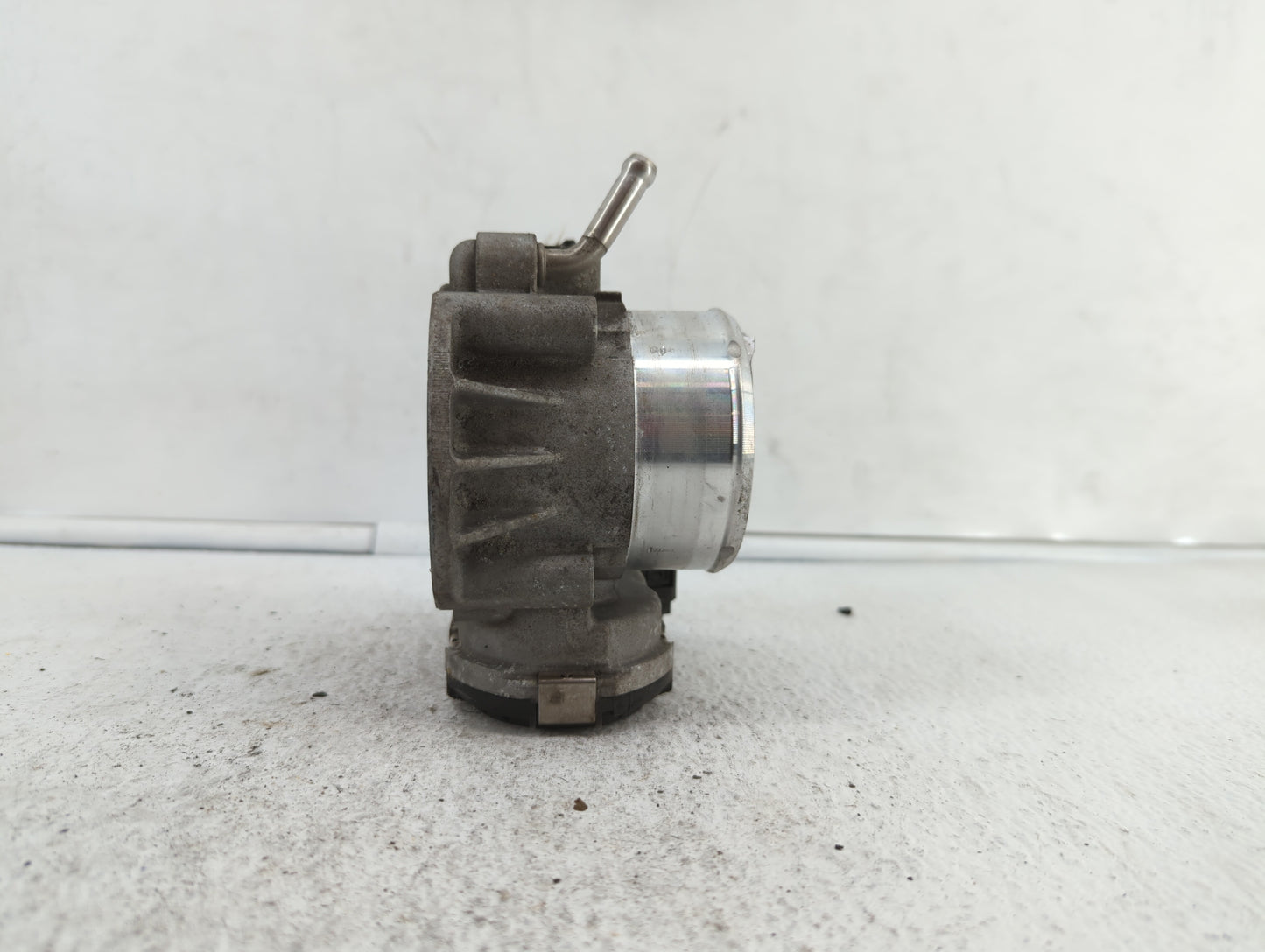 2011-2015 Kia Optima Throttle Body P/N:904501 0001 35100-2G700 Fits Fits 2011 2012 2013 2014 2015 2016 OEM Used Auto Parts -