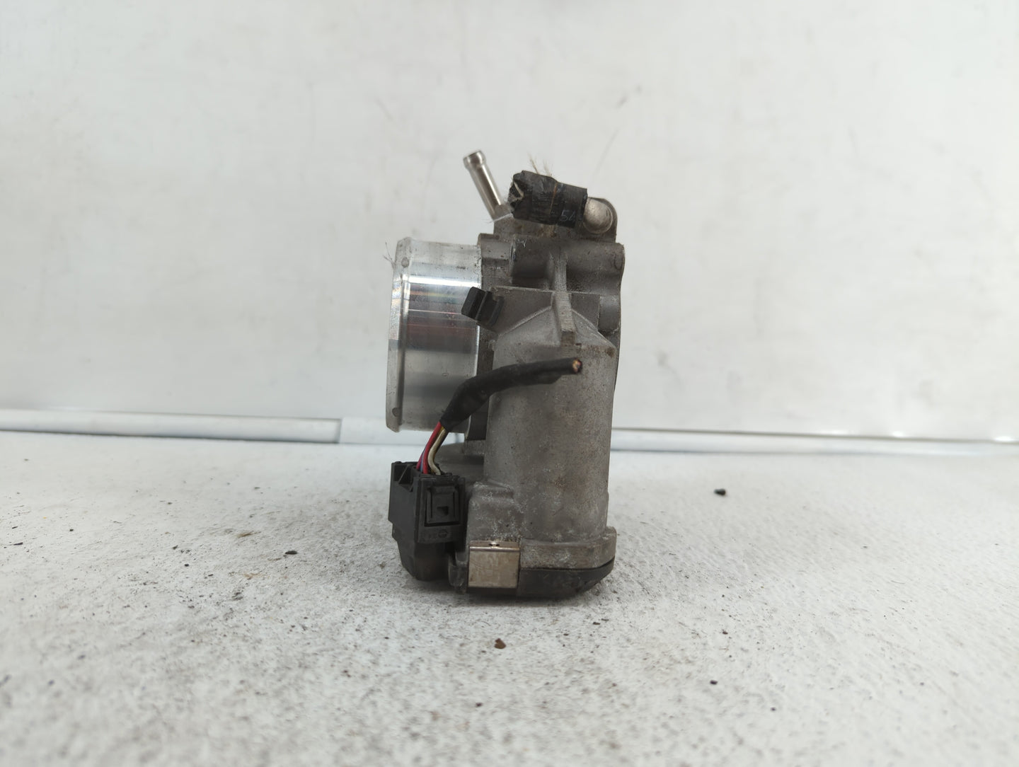 2011-2015 Kia Optima Throttle Body P/N:904501 0001 35100-2G700 Fits Fits 2011 2012 2013 2014 2015 2016 OEM Used Auto Parts -