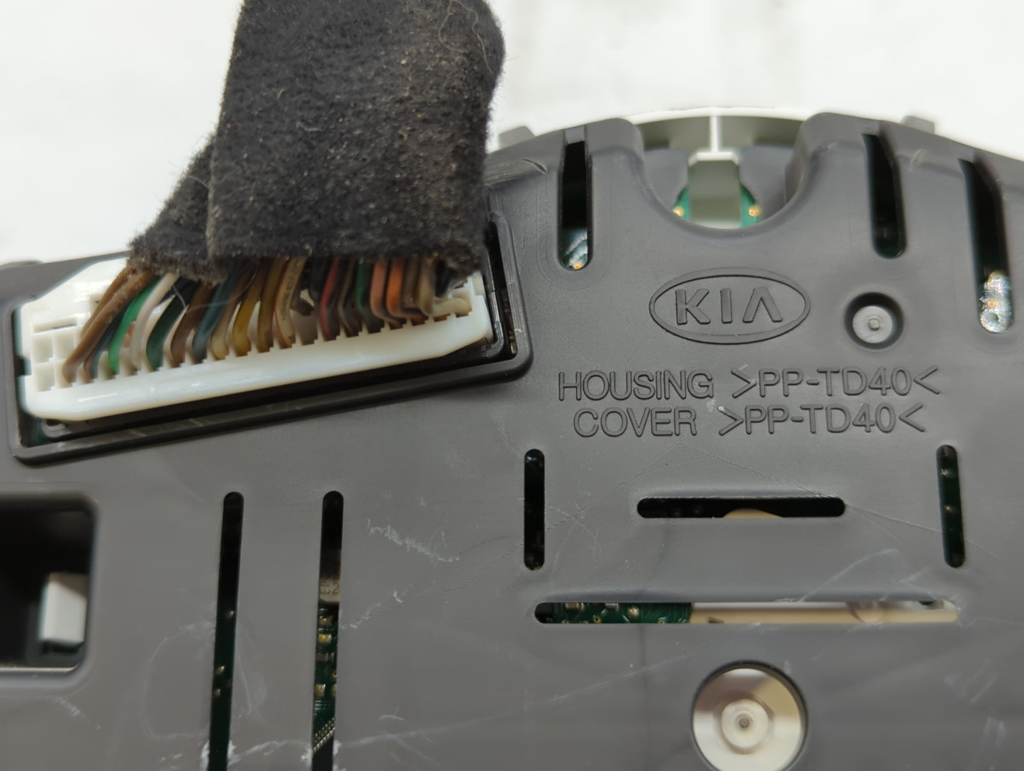 2012-2013 Kia Optima Instrument Cluster Speedometer Gauges P/N:94001-2T323 94001-2T322 Fits Fits 2012 2013 OEM Used Auto Par