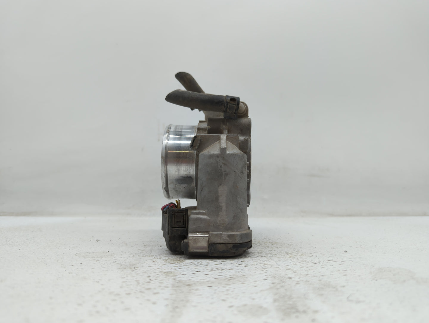 2011-2015 Kia Optima Throttle Body P/N:904501 0001 35100-2G700 Fits Fits 2011 2012 2013 2014 2015 2016 OEM Used Auto Parts -