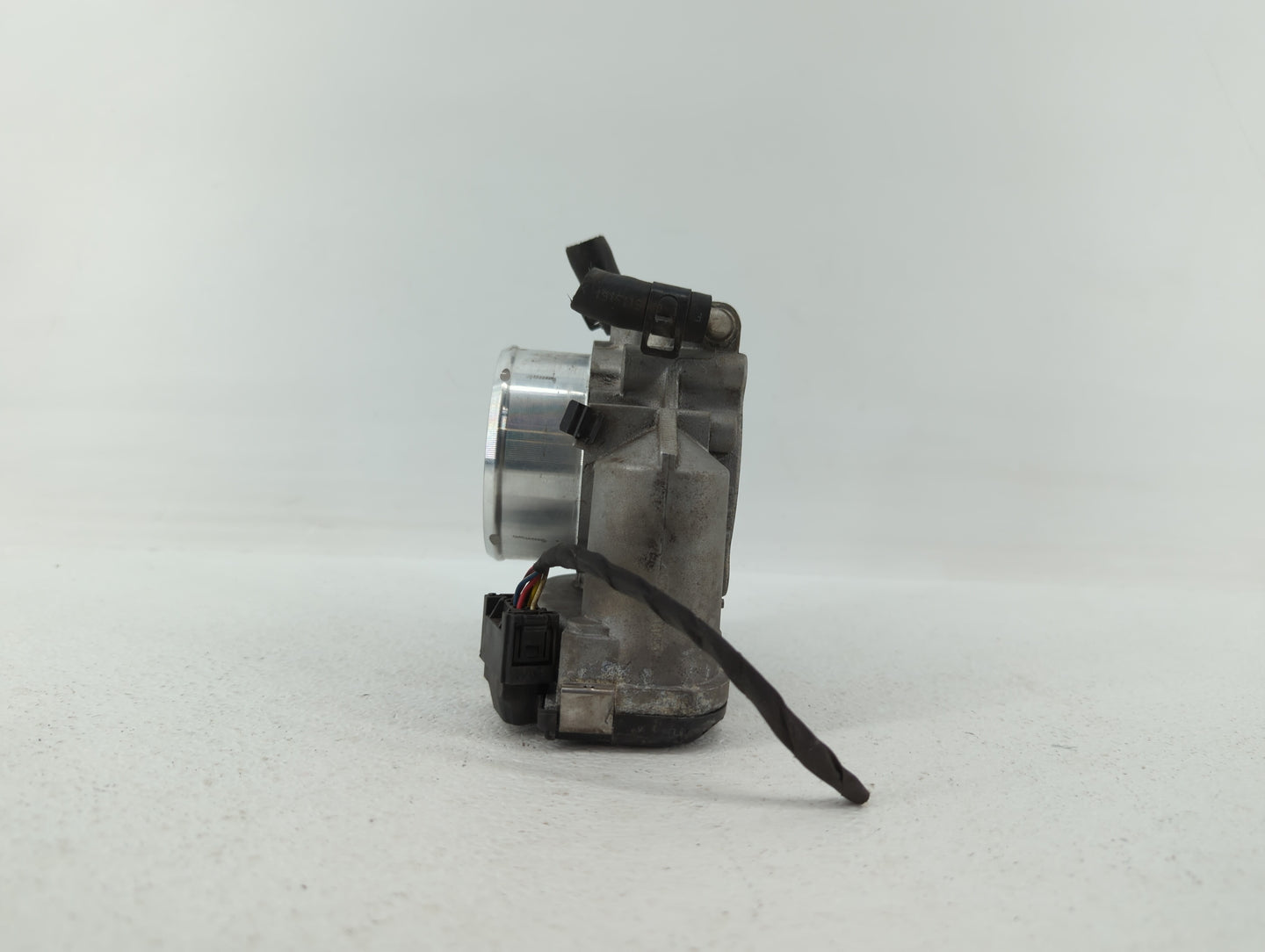 2011-2015 Kia Optima Throttle Body P/N:35100-2G700 Fits Fits 2011 2012 2013 2014 2015 2016 OEM Used Auto Parts - Oemusedauto