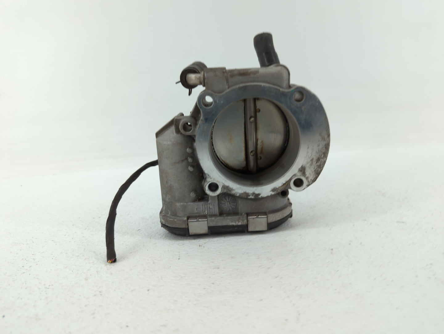 2011-2015 Kia Optima Throttle Body P/N:35100-2G700 Fits Fits 2011 2012 2013 2014 2015 2016 OEM Used Auto Parts - Oemusedauto
