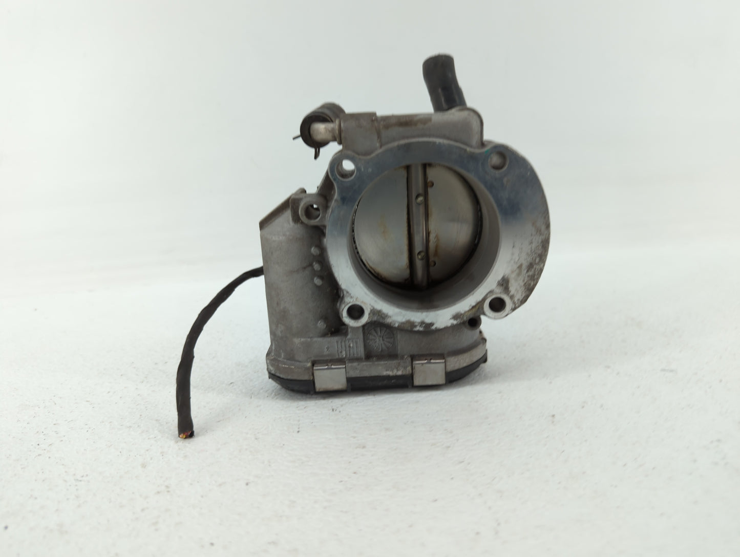 2011-2015 Kia Optima Throttle Body P/N:35100-2G700 Fits Fits 2011 2012 2013 2014 2015 2016 OEM Used Auto Parts - Oemusedauto