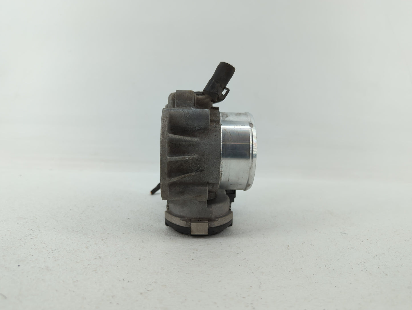 2011-2015 Kia Optima Throttle Body P/N:35100-2G700 Fits Fits 2011 2012 2013 2014 2015 2016 OEM Used Auto Parts - Oemusedauto