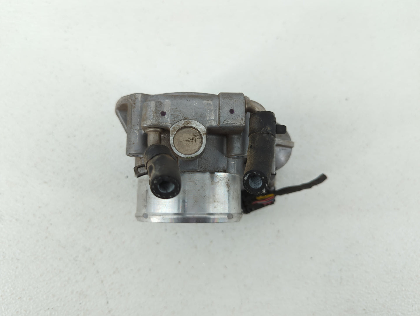 2011-2015 Kia Optima Throttle Body P/N:35100-2G700 Fits Fits 2011 2012 2013 2014 2015 2016 OEM Used Auto Parts - Oemusedauto