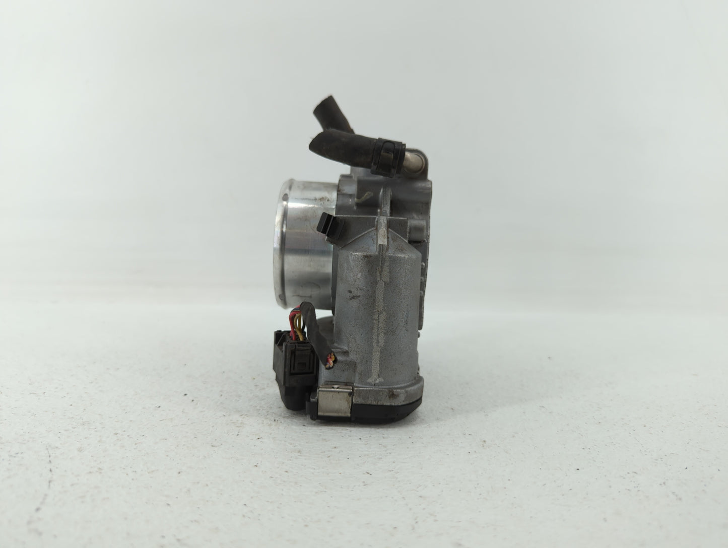 2011-2015 Kia Optima Throttle Body P/N:35100-2G700 Fits Fits 2011 2012 2013 2014 2015 2016 OEM Used Auto Parts - Oemusedauto