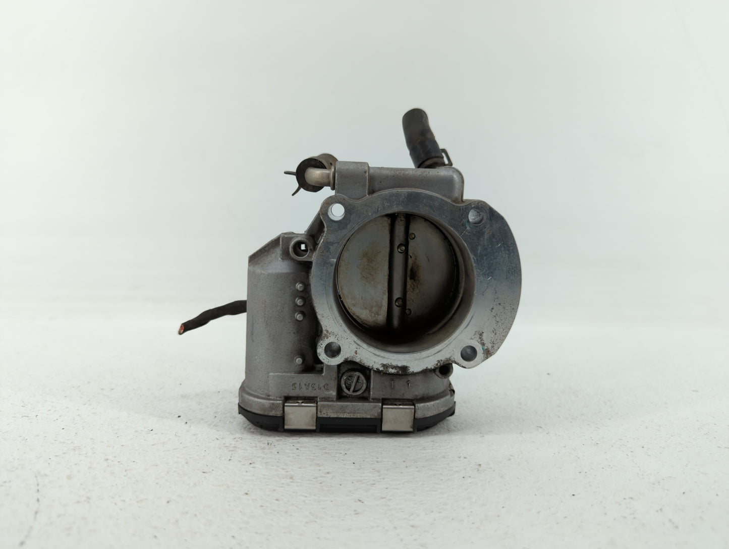 2011-2015 Kia Optima Throttle Body P/N:35100-2G700 Fits Fits 2011 2012 2013 2014 2015 2016 OEM Used Auto Parts - Oemusedauto