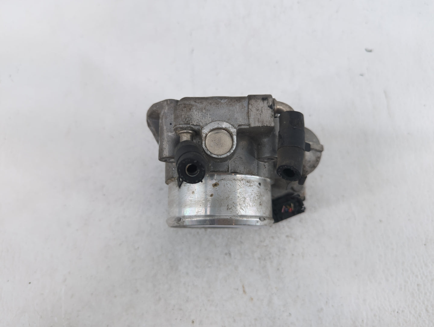 2011-2015 Kia Optima Throttle Body P/N:35100-2G700 Fits Fits 2011 2012 2013 2014 2015 2016 OEM Used Auto Parts - Oemusedauto