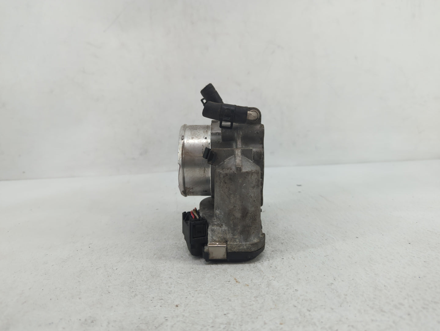 2011-2015 Kia Optima Throttle Body P/N:35100-2G700 Fits Fits 2011 2012 2013 2014 2015 2016 OEM Used Auto Parts - Oemusedauto
