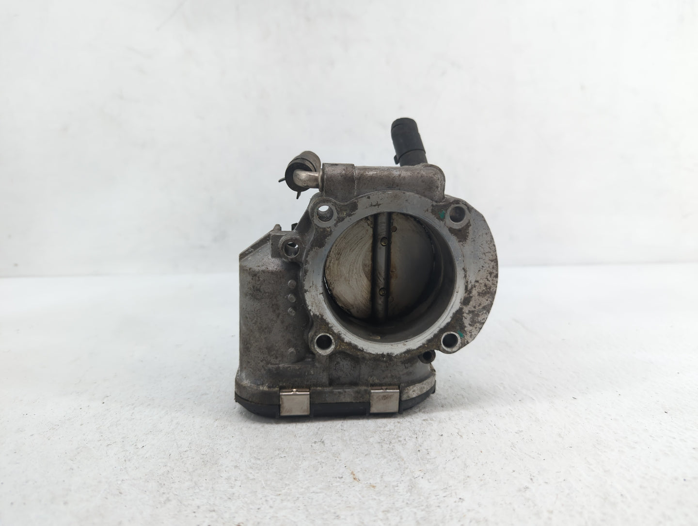 2011-2015 Kia Optima Throttle Body P/N:35100-2G700 Fits Fits 2011 2012 2013 2014 2015 2016 OEM Used Auto Parts - Oemusedauto